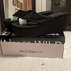 Platform black sandals
